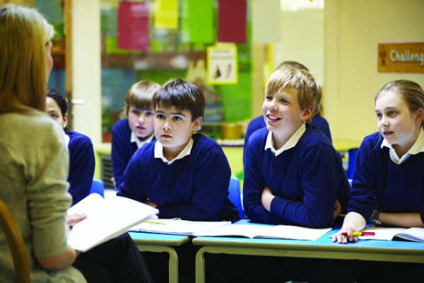 L'importance des découpeuses laser de bureau CO2 dans l'éducation scolaire