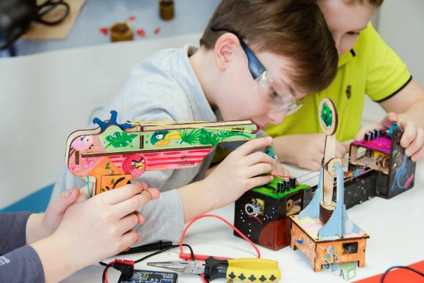 Découpeur laser de bois 3D pour les écoles