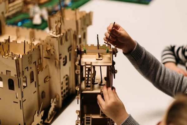 Déverrouiller la créativité avec un coupe-laser en bois 3D pour les écoles